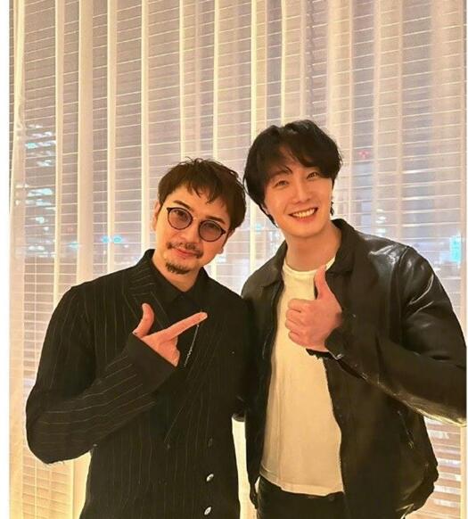 松本润:从偶像男神到艺术探索者,四十不惑的人生新篇章(图2) 松本润:从偶像男神到艺术探索者,四十不惑的人生新篇章(图2)