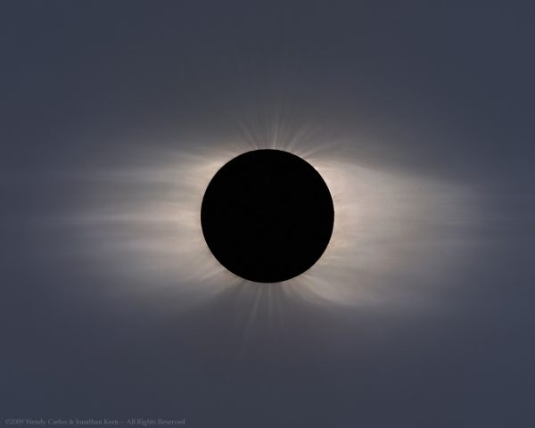 全球唯一日全食将于4月9日上演:北美洲专享的天文奇观,最长观测时长逾4分钟(图2) 全球唯一日全食将于4月9日上演:北美洲专享的天文奇观,最长观测时长逾4分钟(图2)