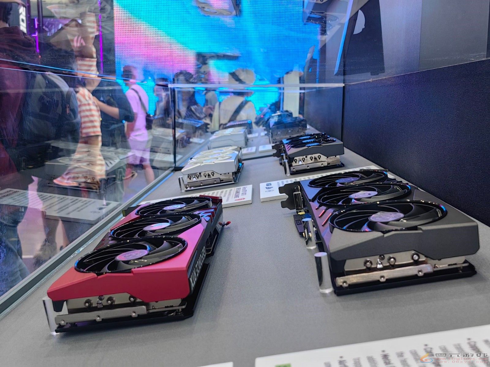 微星龙主题RTX 40系列显卡亮相：龙形外观太吸睛！(图6)