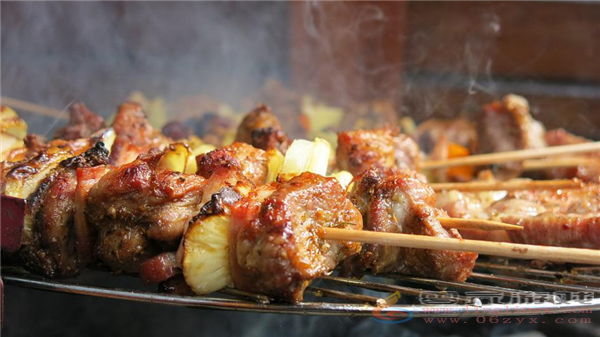 网友称乐山油炸串串不健康建议取缔 引发争议！官方回应获点赞(图1)