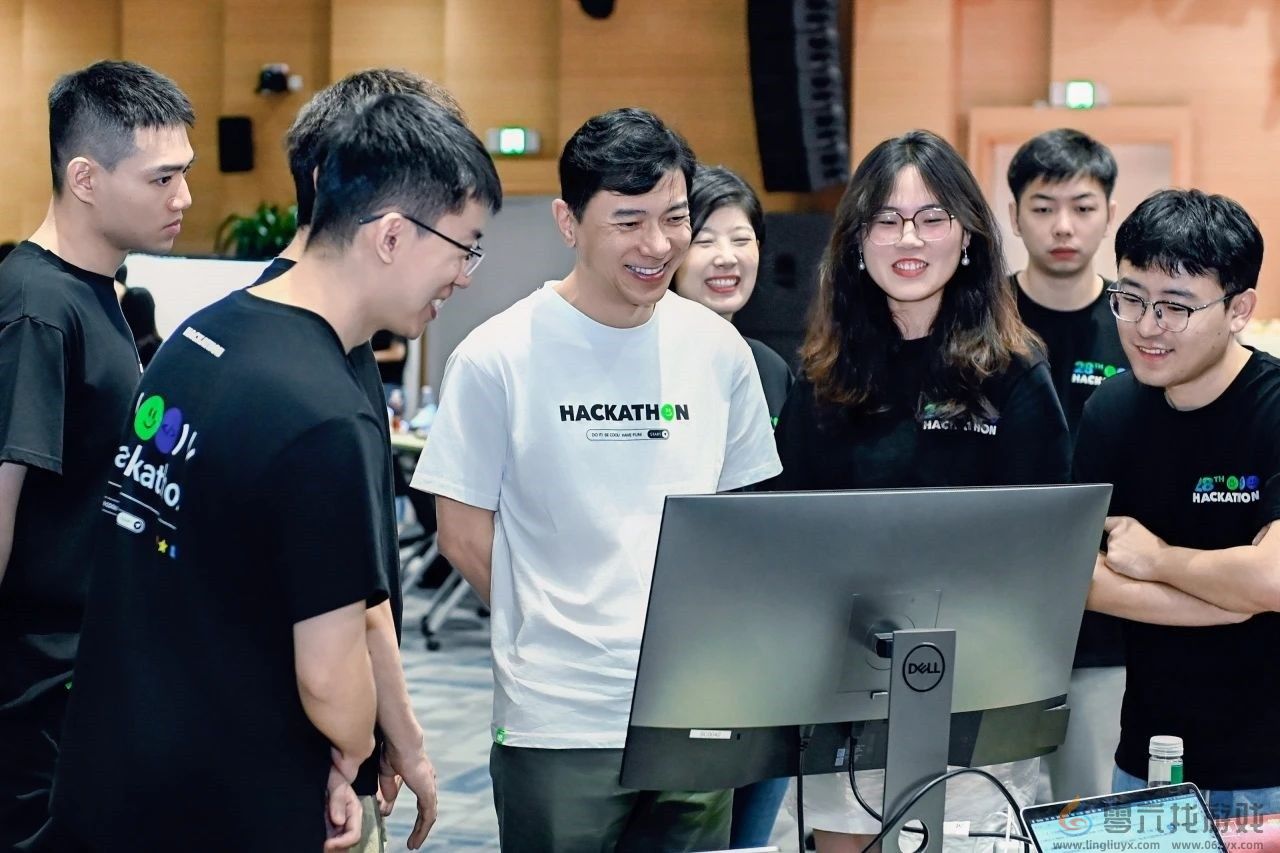 李彦宏：不一定非要学AI专业 任何行业都能与AI结合(图2)