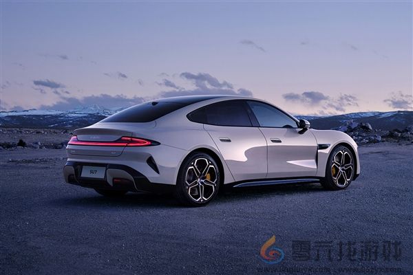 小米造车亏损18亿元 每辆SU7亏损6.6万！卢伟冰正面详细回应(图1)