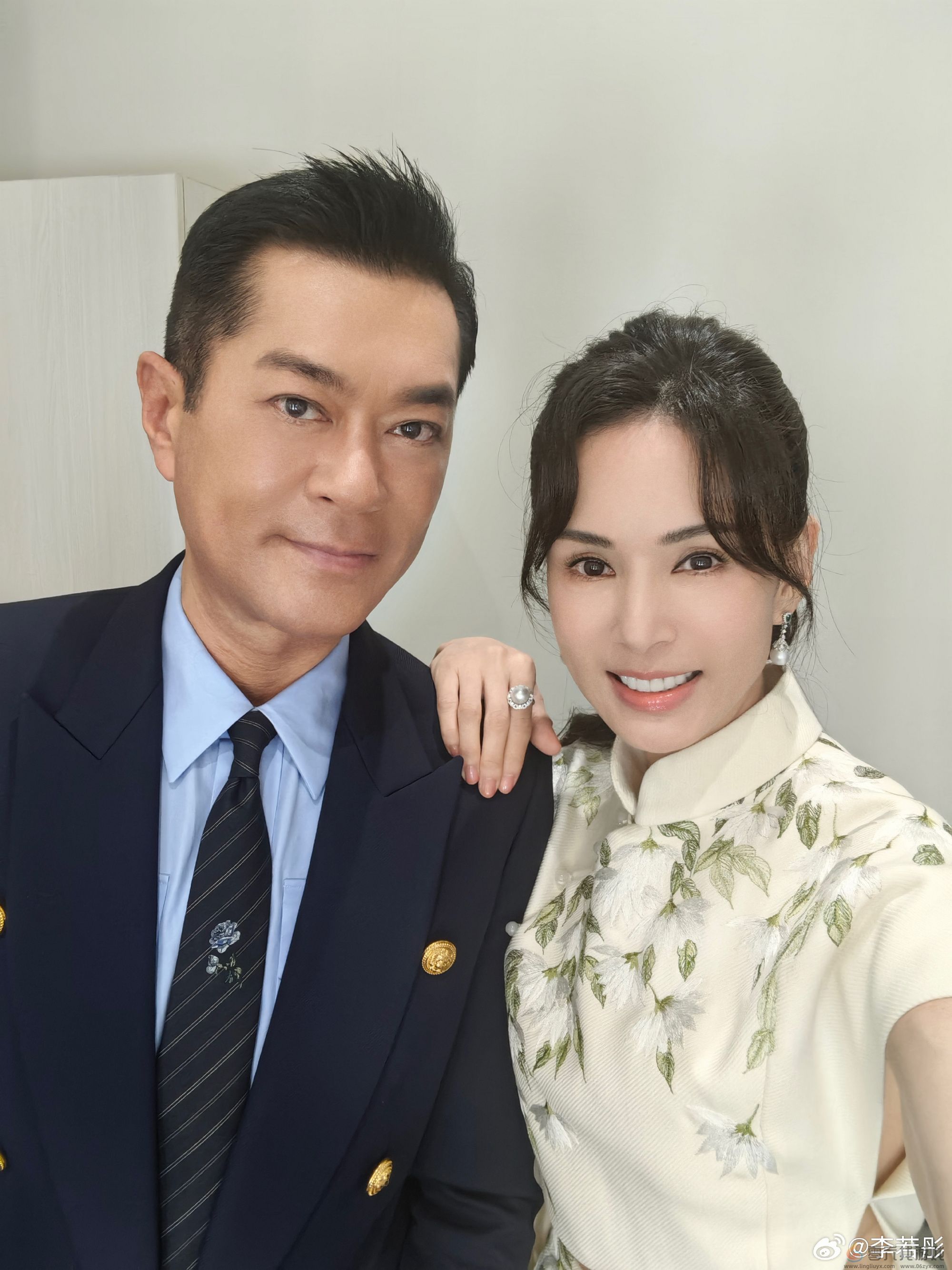 最经典的“神雕侠侣”！李若彤、古天乐晒合影(图2)