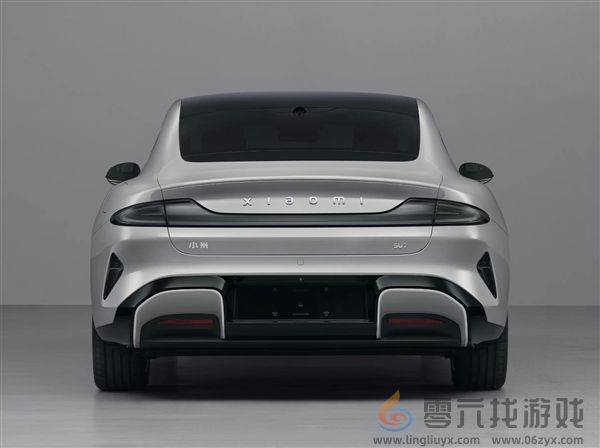 小米SU7申报变更：增加多款新卡钳、轮毂、黑色车标等新外观(图1)