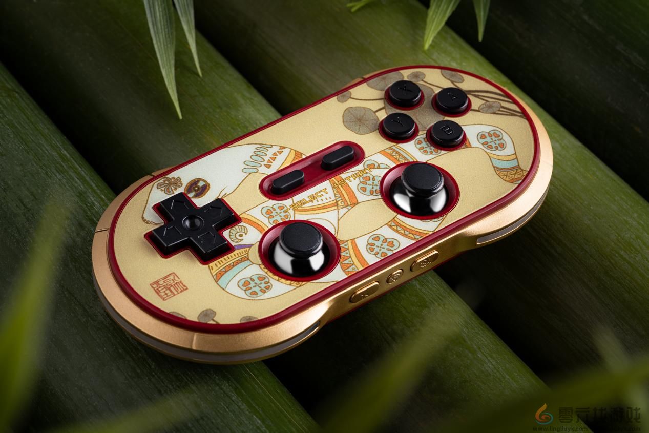 指随灵蛇舞，瑞至方寸间：八位堂蛇年生肖限量版手柄发布(图3)