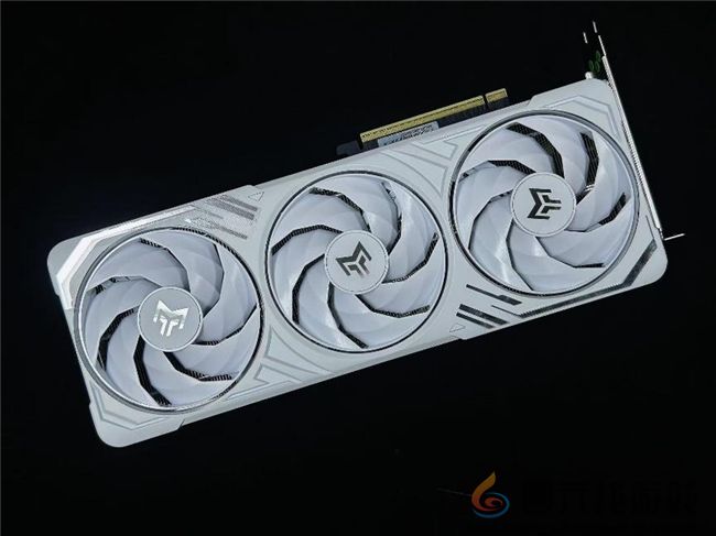 影驰 GeForce RTX 5070 Ti 金属大师 OC评测:DLSS 4超强发挥 影驰 GeForce RTX 5070 Ti 金属大师 OC评测:DLSS 4超强发挥(图20)