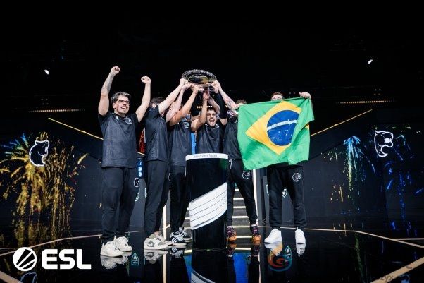 FURIA成都捧杯创历史：巴西劲旅首夺英特尔®极限大师赛冠军(图1)