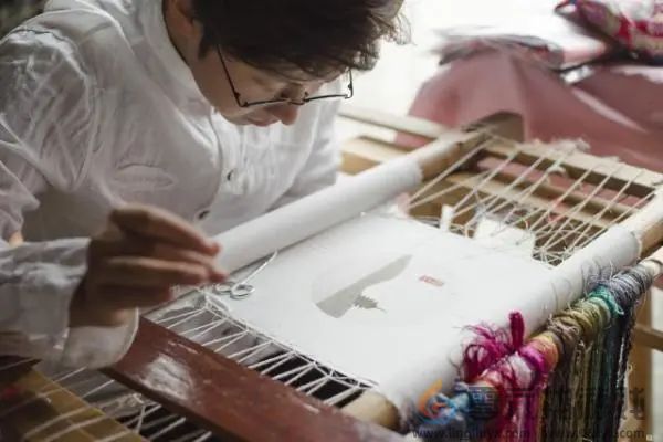 当电竞遇上苏绣：《坦克世界》国际冠军赛织就文化交融新篇章(图2)